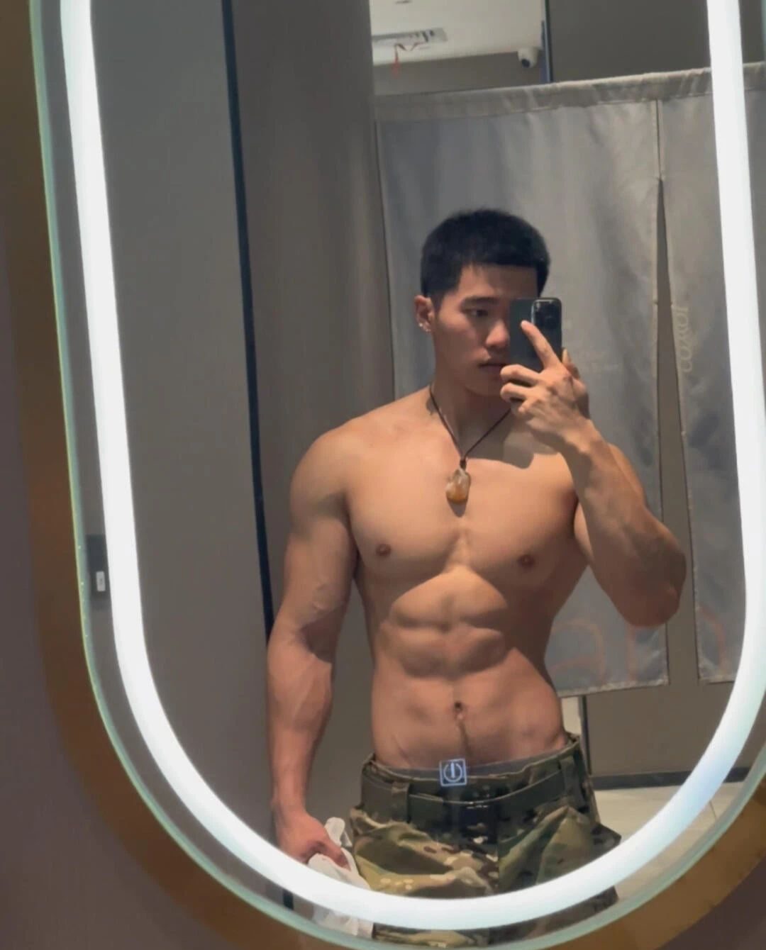 183cm 浙江黑皮健身网红，长腰腹肌帅爆了