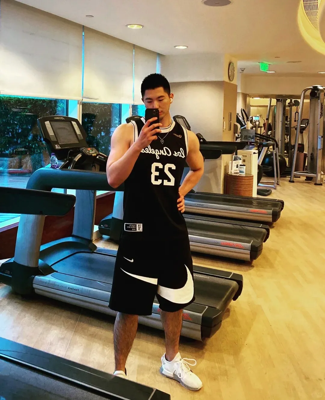 实力宠粉！颜值不输小鲜肉，前大厂健身男神颜值身材双绝杀