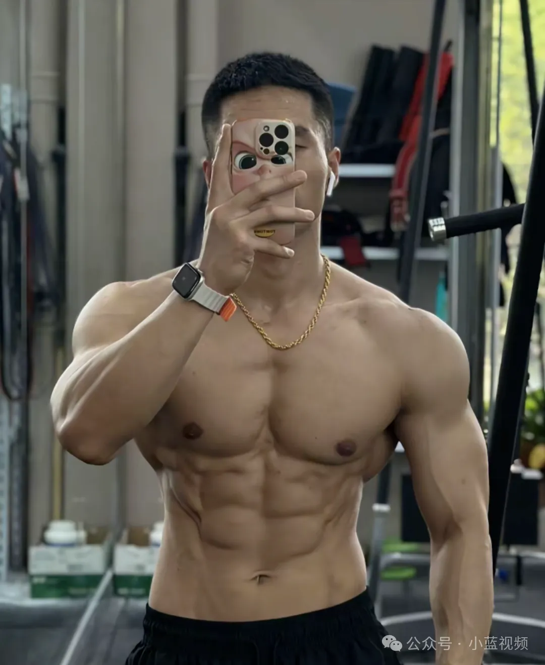 土帅土帅的健身教练直男，爆青筋肉了！
