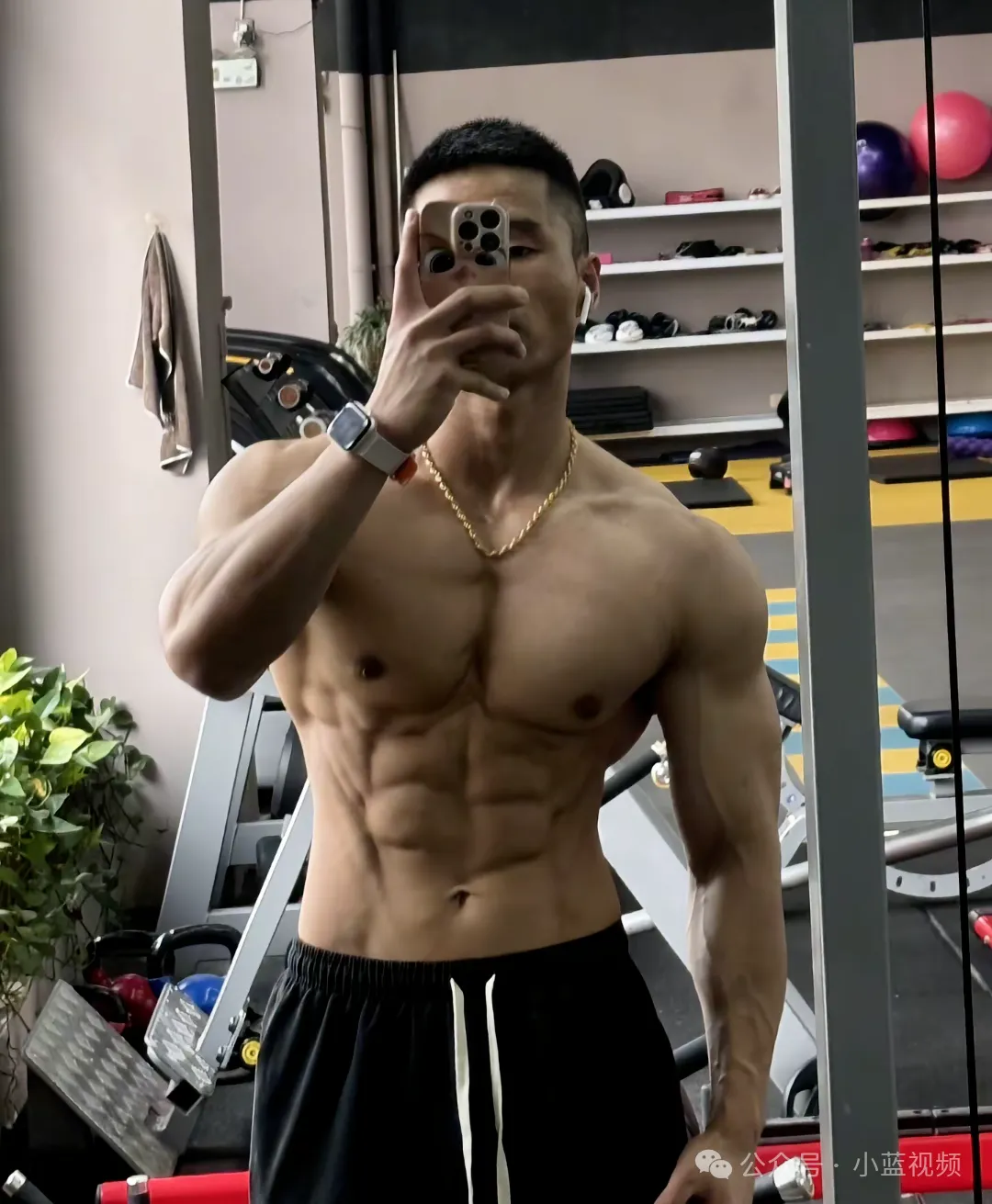 土帅土帅的健身教练直男，爆青筋肉了！