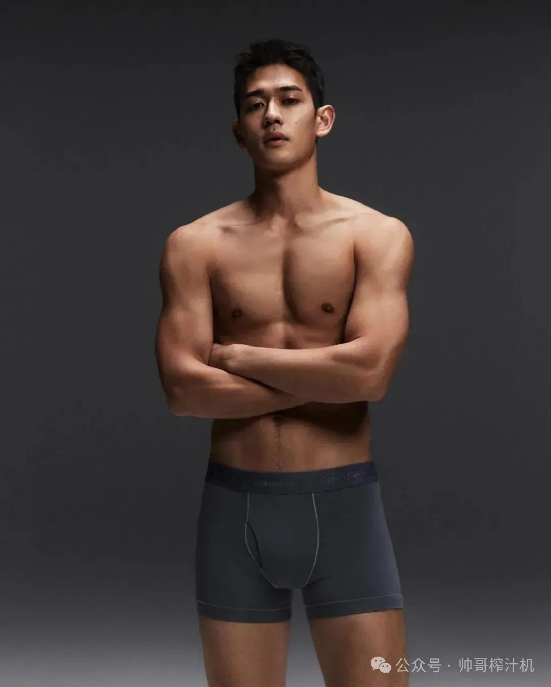 CK 新男模浅野启介重出江湖 gay 圈爱疯了！