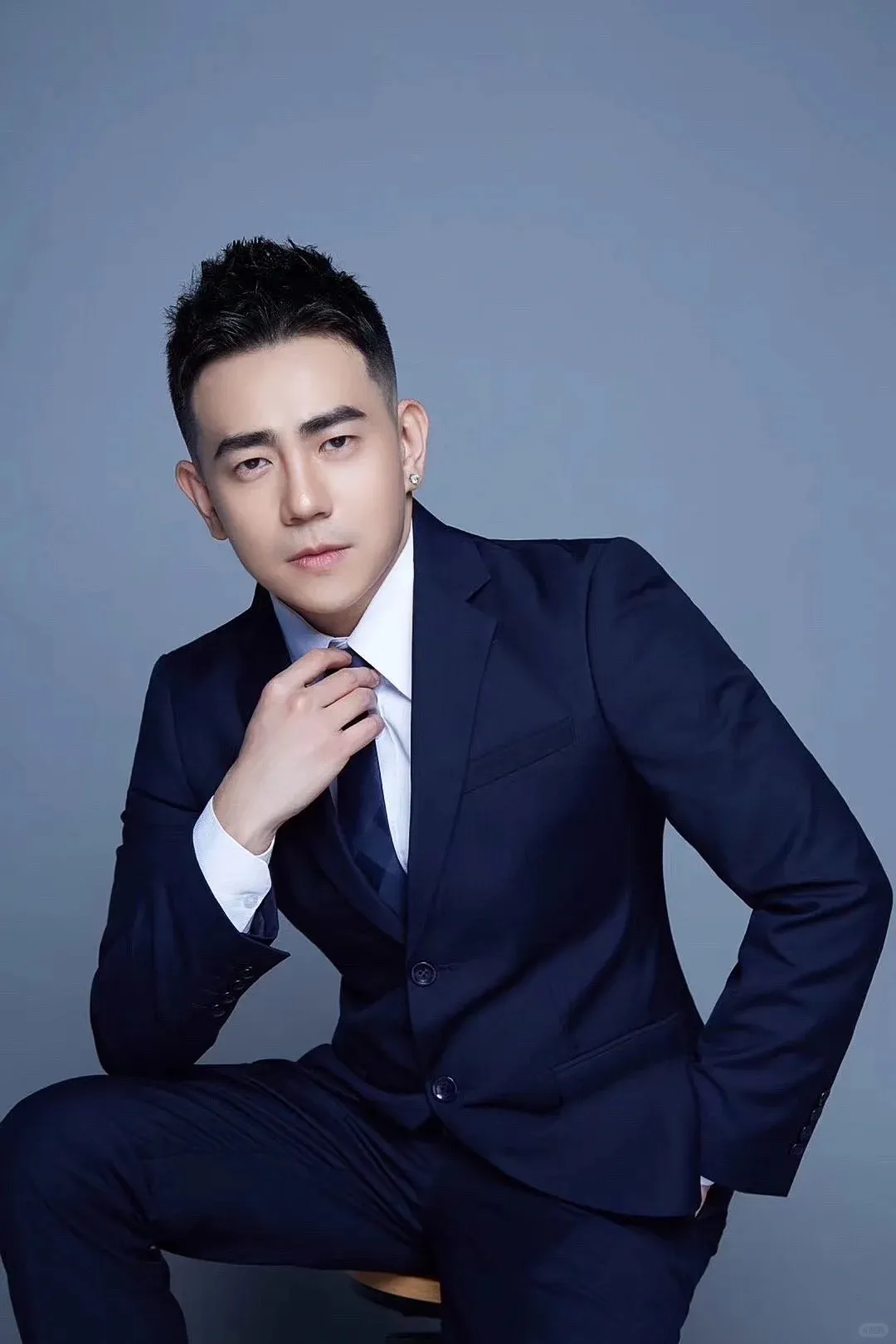 儒雅与痞帅型男撩人正装 这高级风范太迷人！