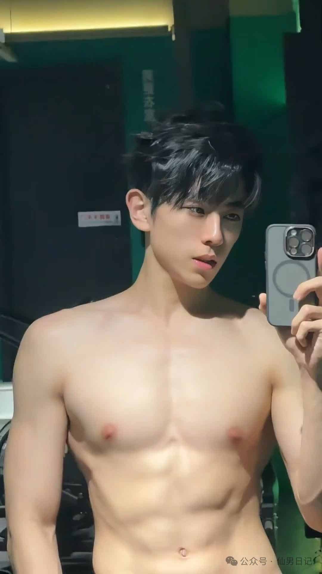 民航大学体育生直播间撩粉！网友看过腹肌以后直呼：我要刷火箭……-潮男潮北