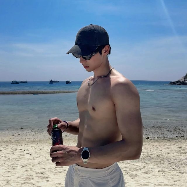 继王鹤棣之后，内娱再添“搞笑男”！虽然糊但却圈粉无数