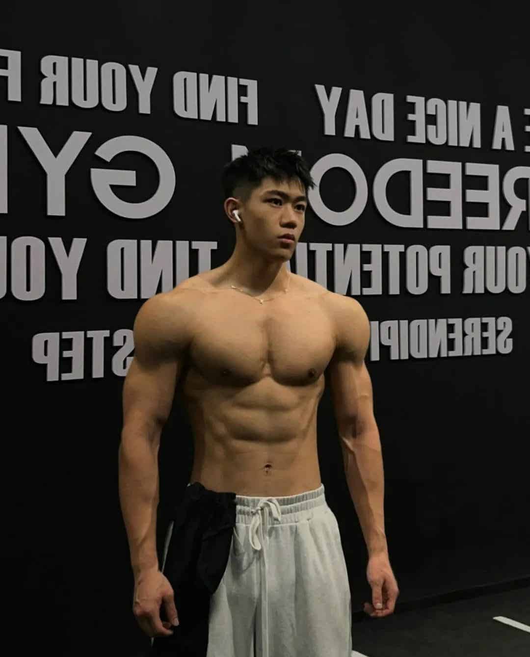 185cm陕西铁直腹肌田径体育生-潮男潮北