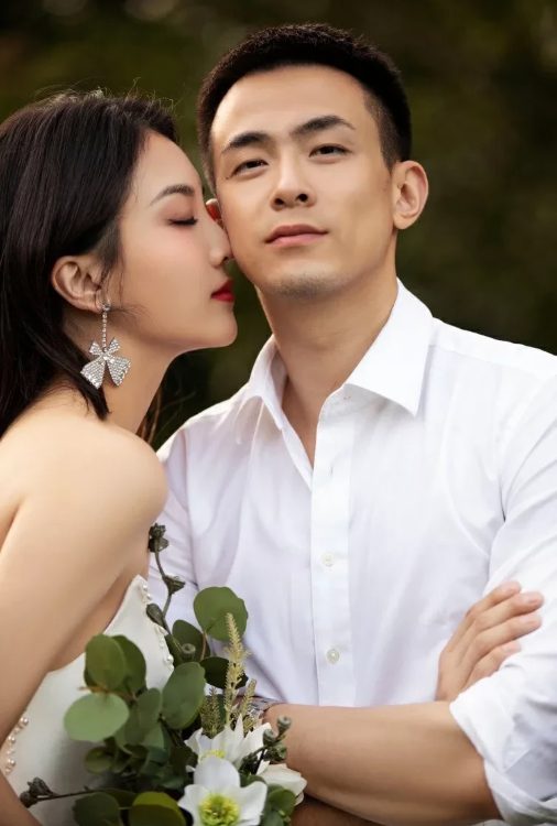 篮球体育生赵继伟郭艾伦贴脸热吻？直男和兄弟亲一下，怎么了~