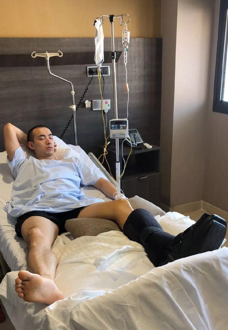 篮球体育生赵继伟郭艾伦贴脸热吻？直男和兄弟亲一下，怎么了~
