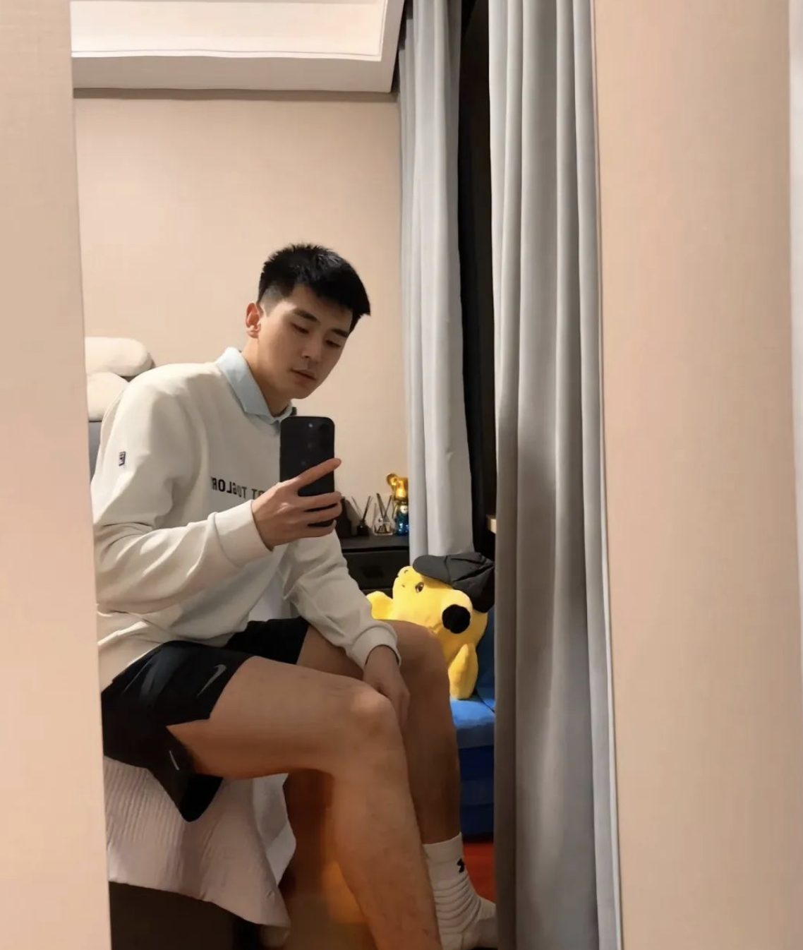 183CM 野生小哥长得好帅哦，长腿岔太开真好看！