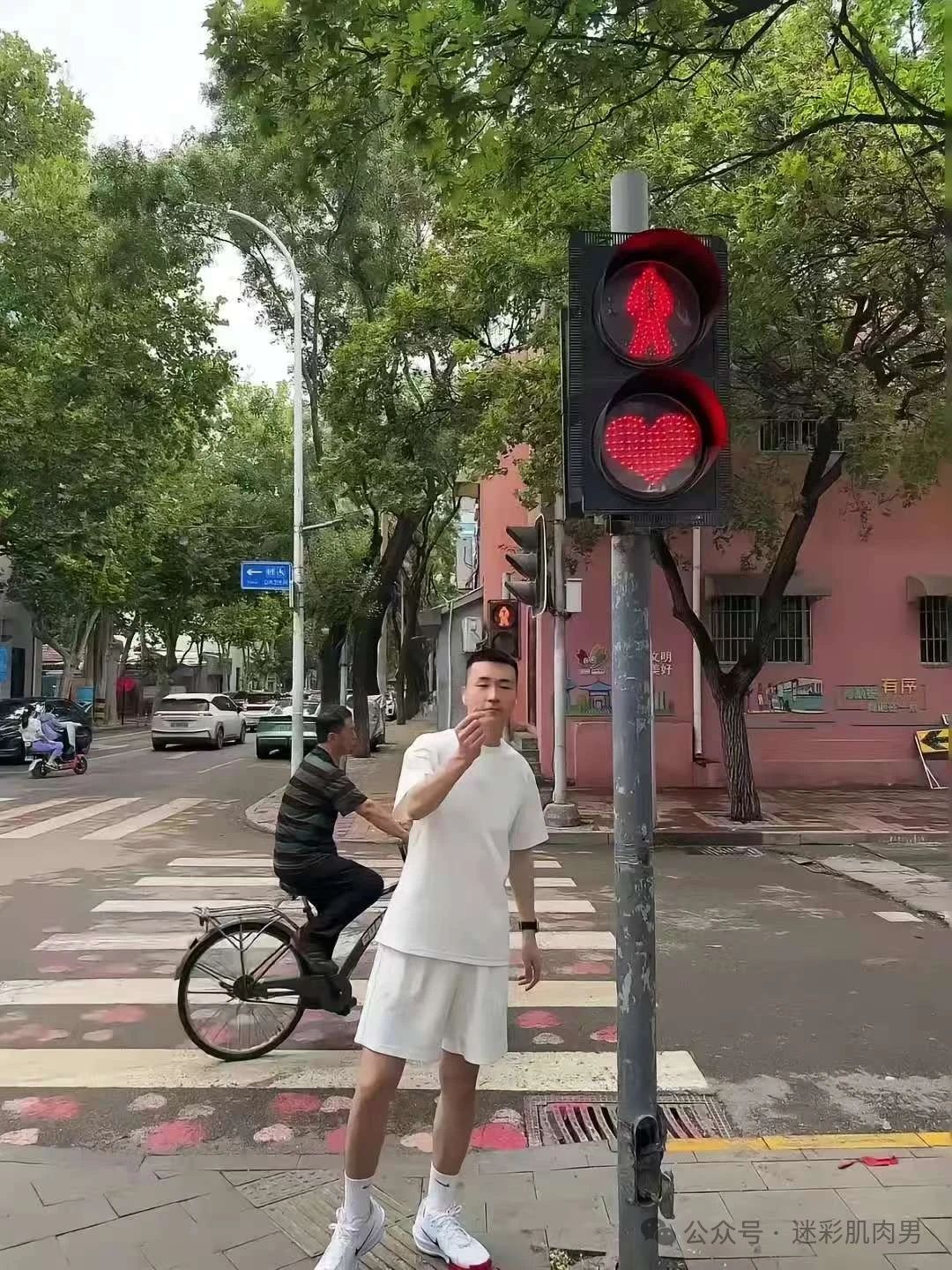 来自青岛的长腿运动小哥，。大老公就要找山东的！！