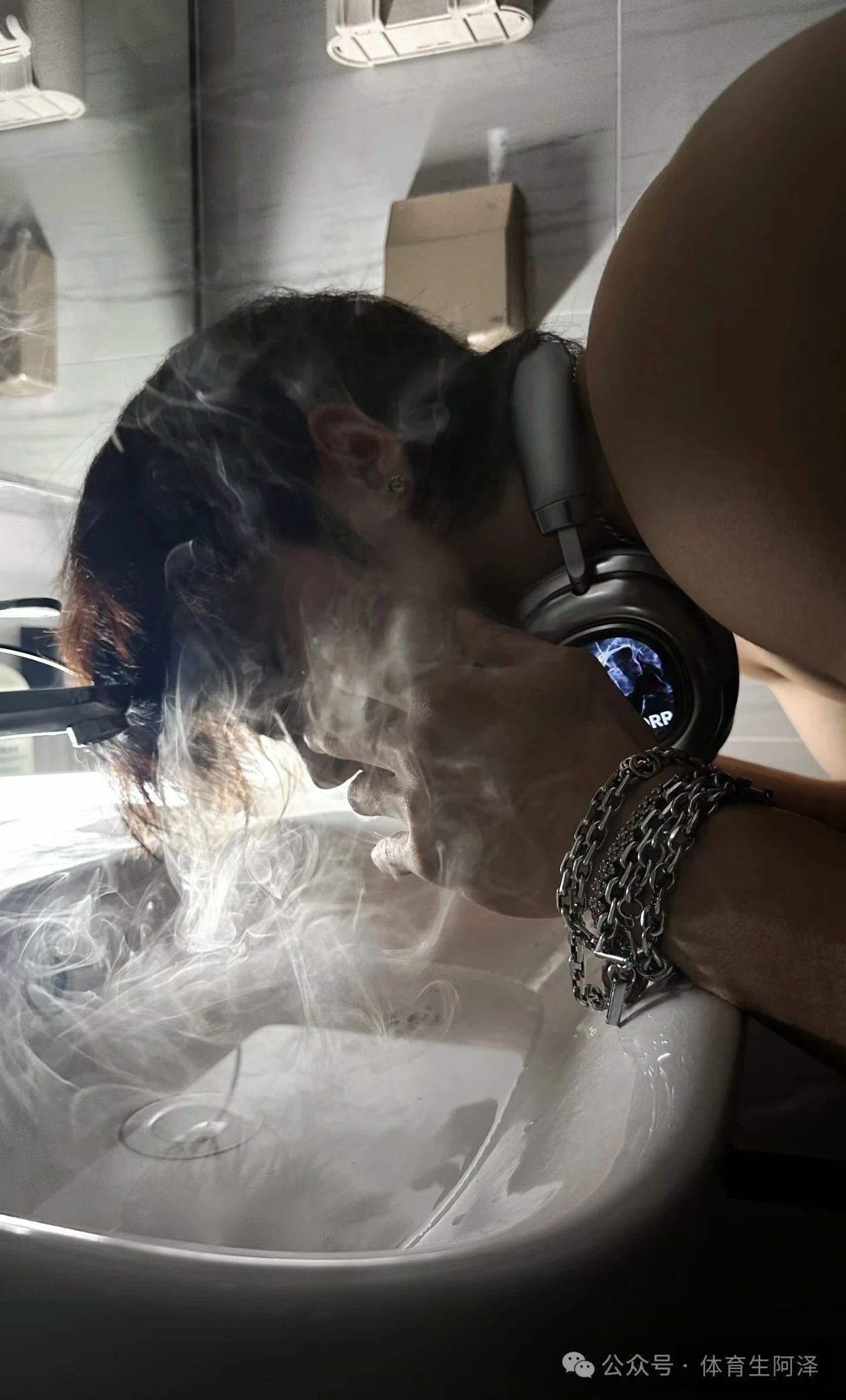 黑皮体育生男模互攻，双 1 情侣是种什么体验.....