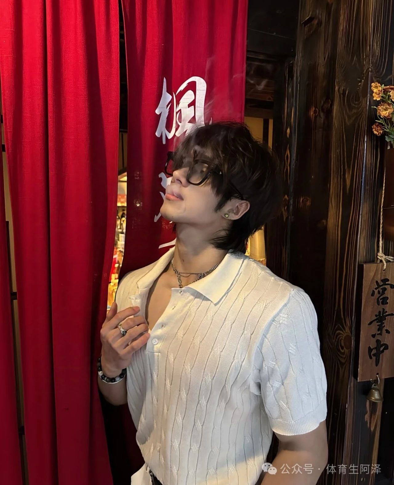 黑皮体育生男模互攻，双 1 情侣是种什么体验.....