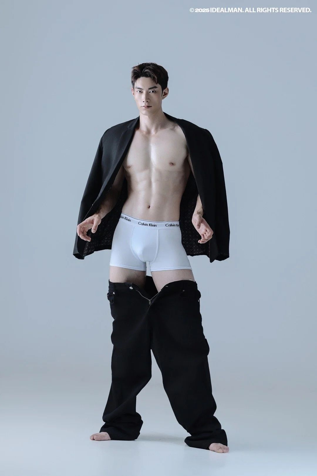被摄影师钟木東青睐的这位肌肉男到底是谁呀？