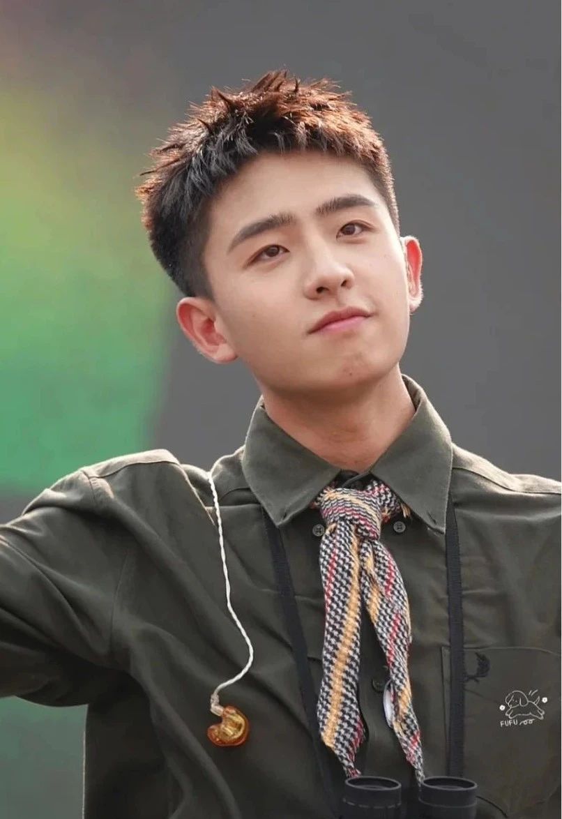 焦迈奇发 Vlog 翻车?网友直呼“胖成熊”,工作室紧急删视频! 焦迈奇发 Vlog 翻车?网友直呼“胖成熊”,工作室紧急删视频!