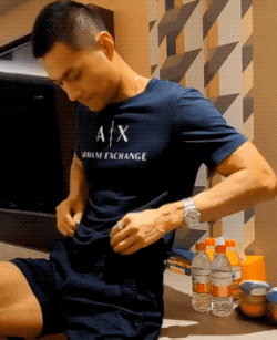 185CM 北京寸头肌肉猛男爆红推特，被肖一遣拍了！