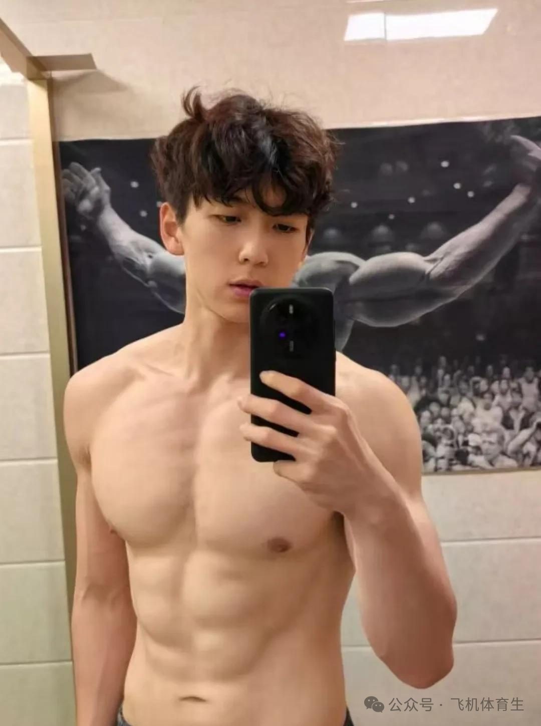 185cm 东北双开门帅哥泳池上专属浪漫！