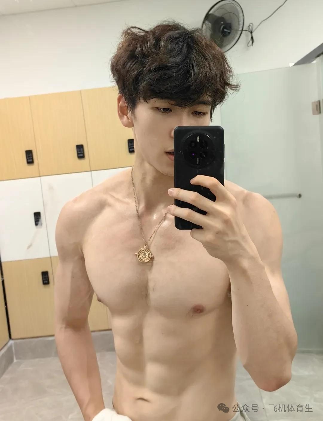 185cm 东北双开门帅哥泳池上专属浪漫! 185cm 东北双开门帅哥泳池上专属浪漫!