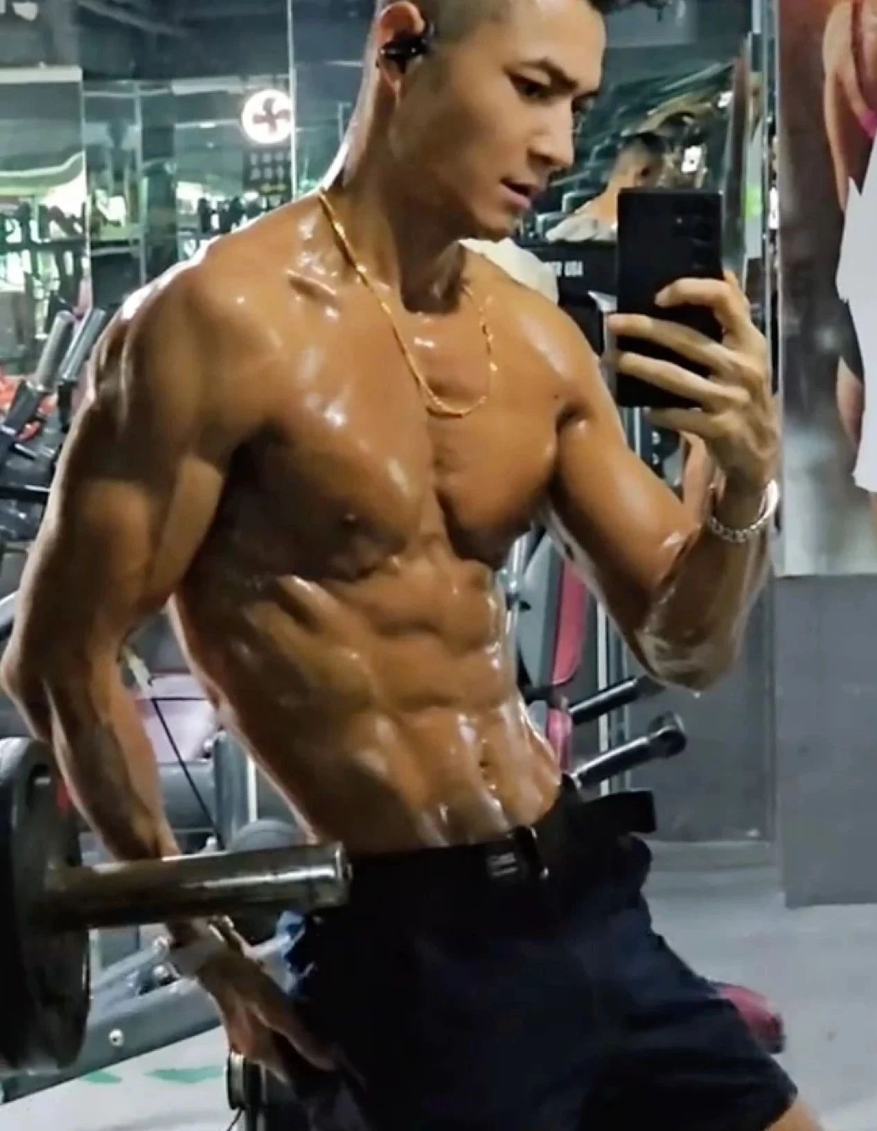 185CM 北京寸头肌肉猛男爆红推特，被肖一遣拍了！