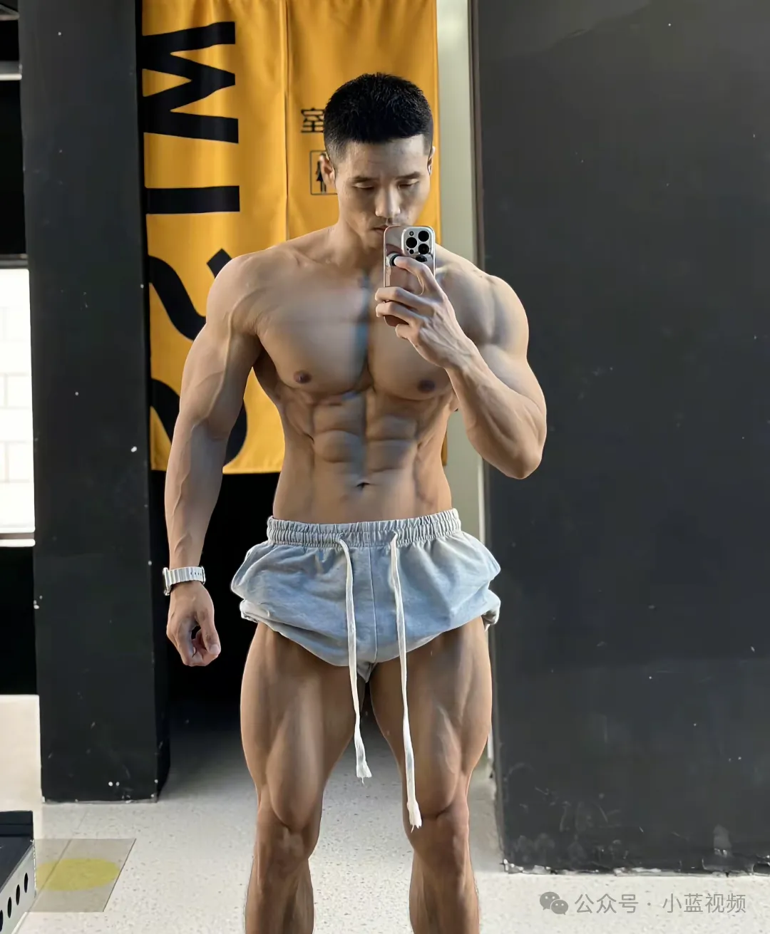 土帅土帅的健身教练直男，爆青筋肉了！
