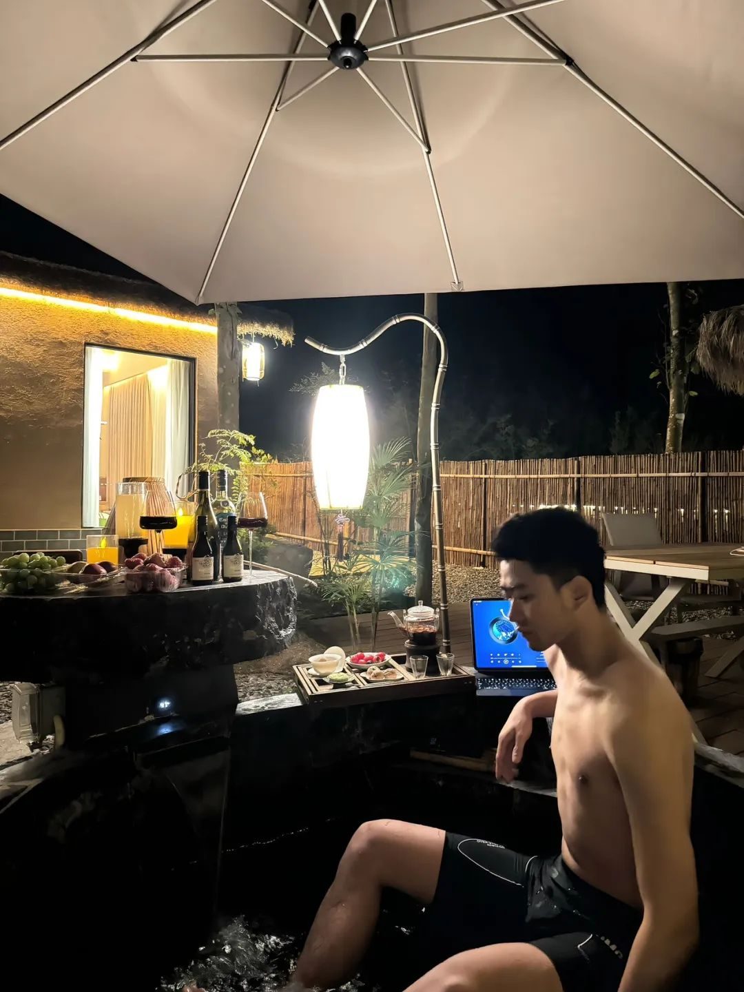拍过《废土猎人》的子墨大魔王，他现在变成这样了。