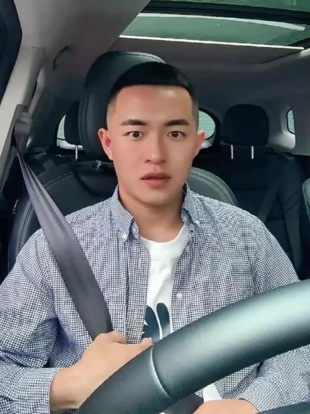 初代网黄廖承宇，他现在变成这样了。