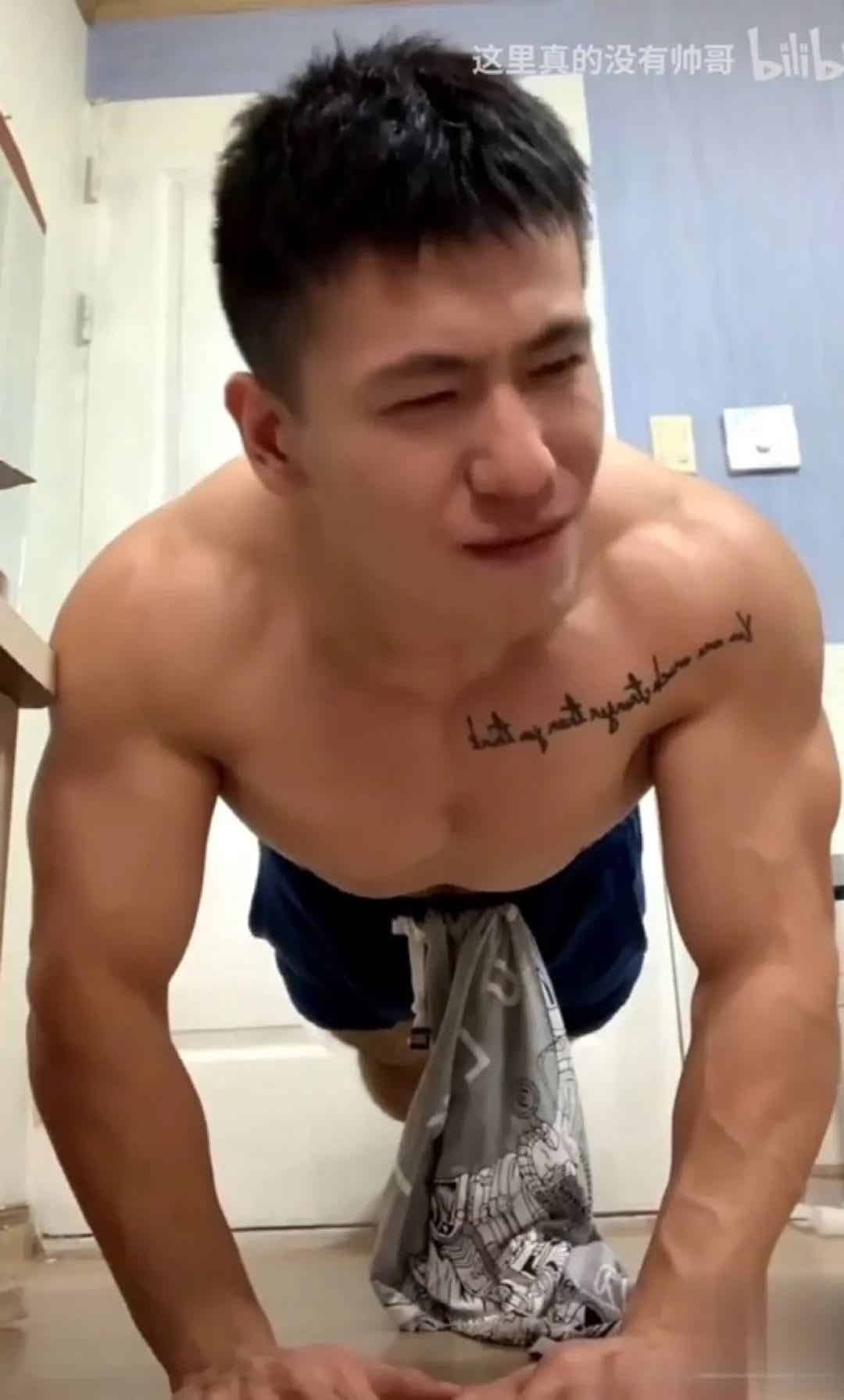 采访视频流出太火，导致退网的他现在怎么样了？