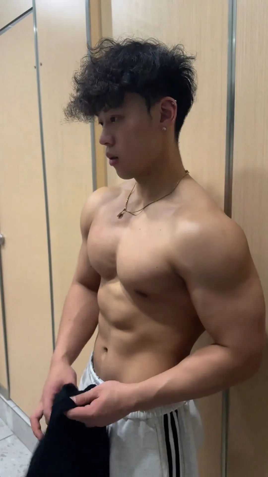 这个抖音 4W 粉的博主！？也被男记者采访了…