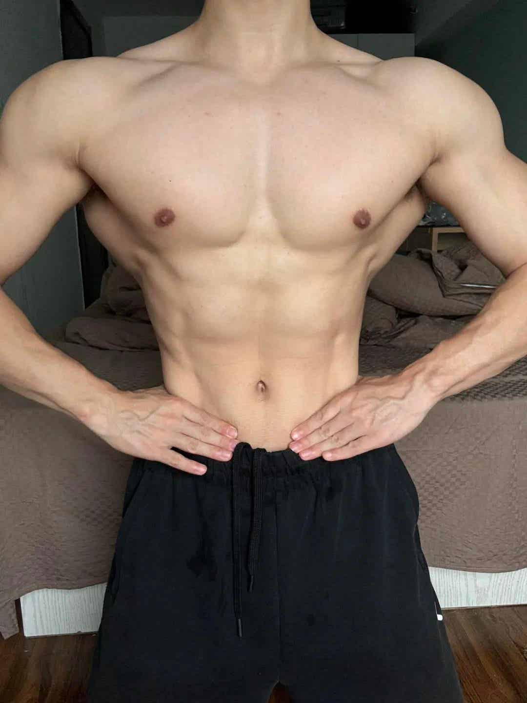 图片[5]-26岁北京自由健身教练，晒泵感肌肉，砖头胸格子腹还有牛蛙臂，这身材可以制霸健身房了-潮男潮北-潮男潮北