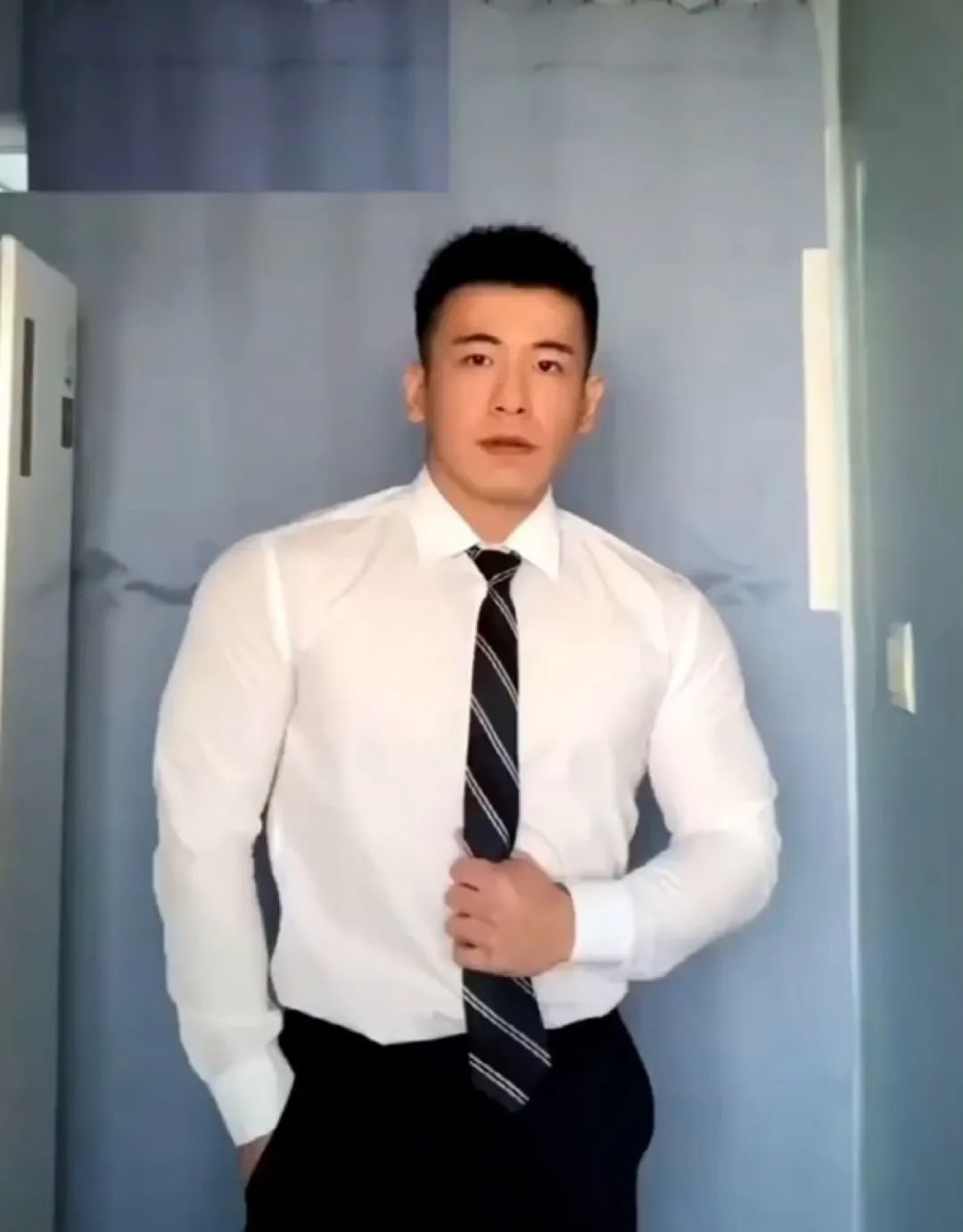 采访视频流出太火，导致退网的他现在怎么样了？