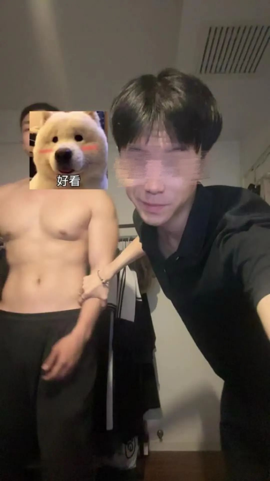 抖音网红官宣：与舅舅在一起了，舅妈离婚退出，舅舅的脂包肌好吸睛！