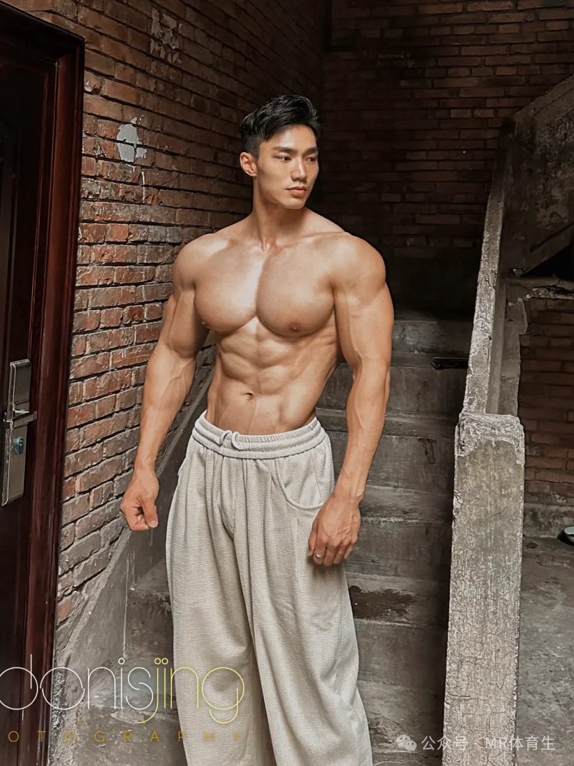 陕西 184cm 健美天花板肌肉男，时尚摄影大片欣赏