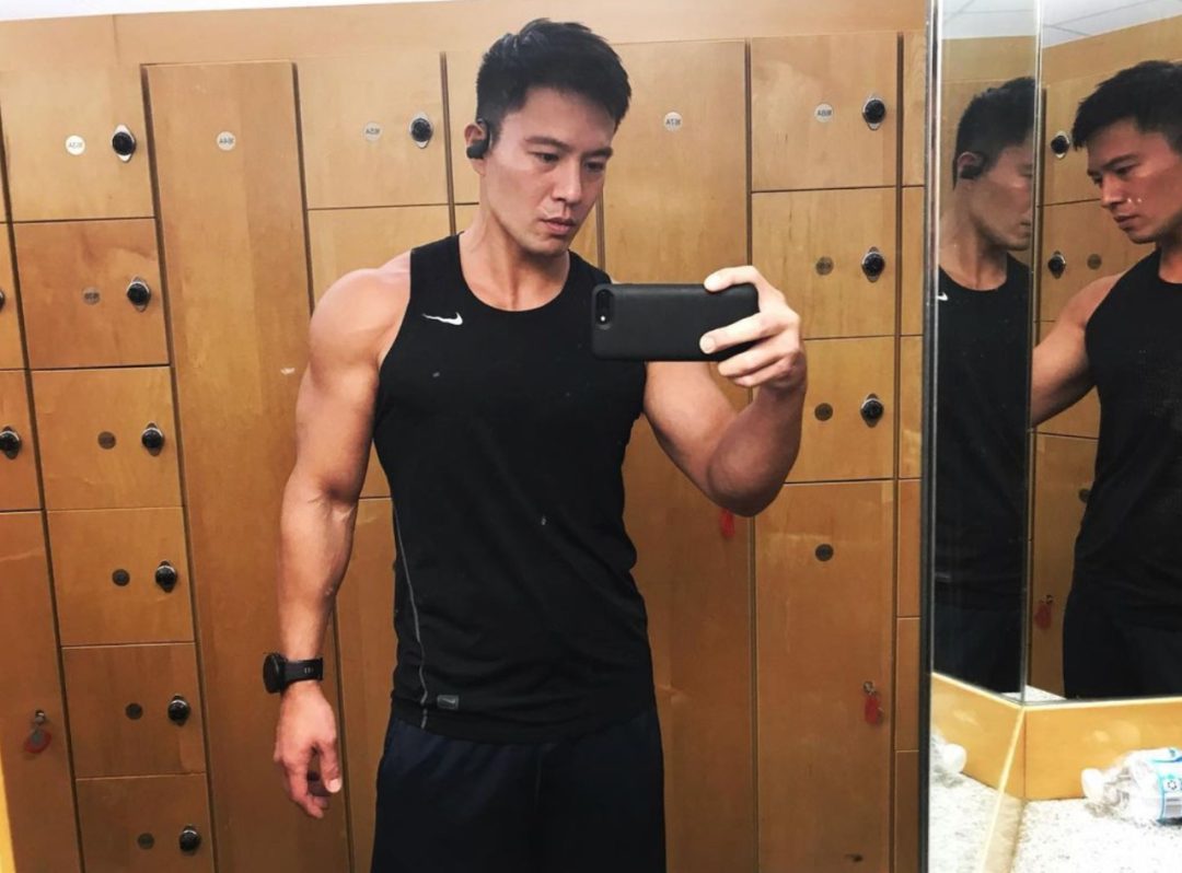 安志杰酒店自拍私照被男粉现场表白真的大.. 大老公！