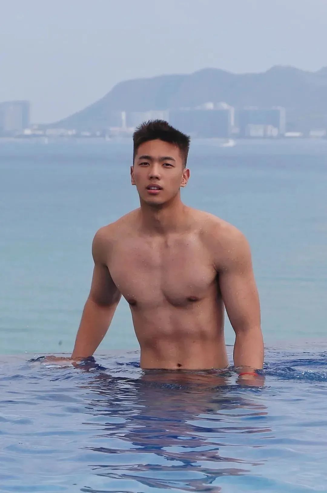 肌肉黑皮体育系男大，这到底是谁在谈啊？！