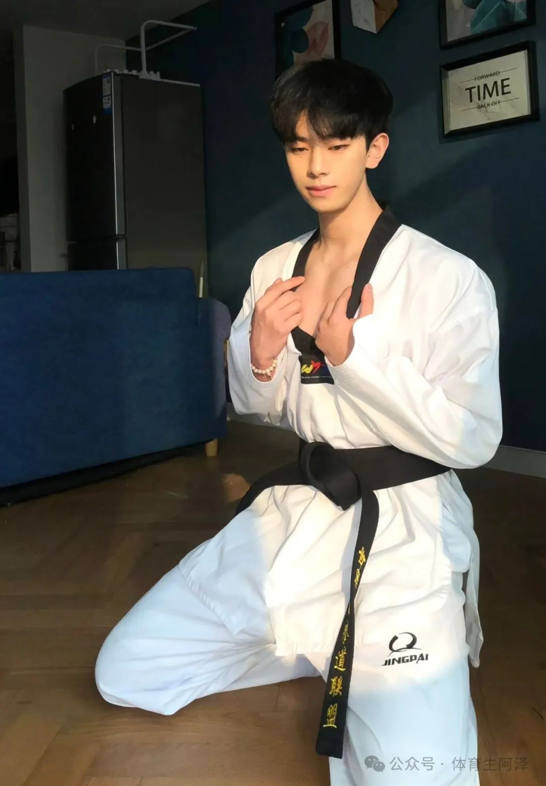 山东体院校草双 1 猛攻，188cm 黑皮男大到底有多猛.....