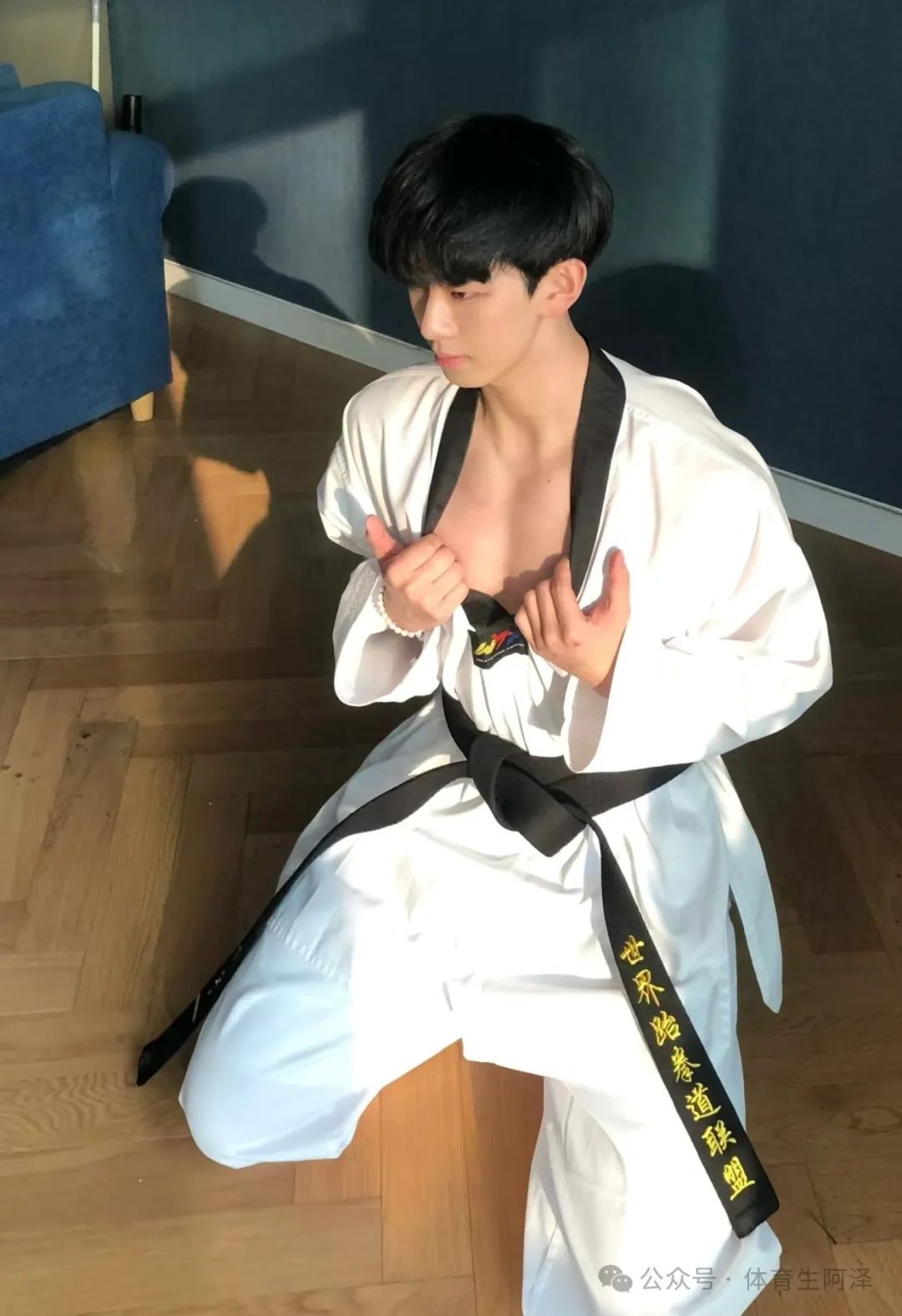 山东体院校草双 1 猛攻，188cm 黑皮男大到底有多猛.....