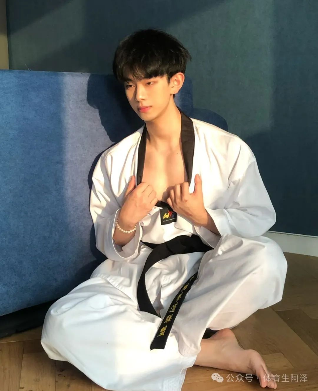山东体院校草双 1 猛攻，188cm 黑皮男大到底有多猛.....