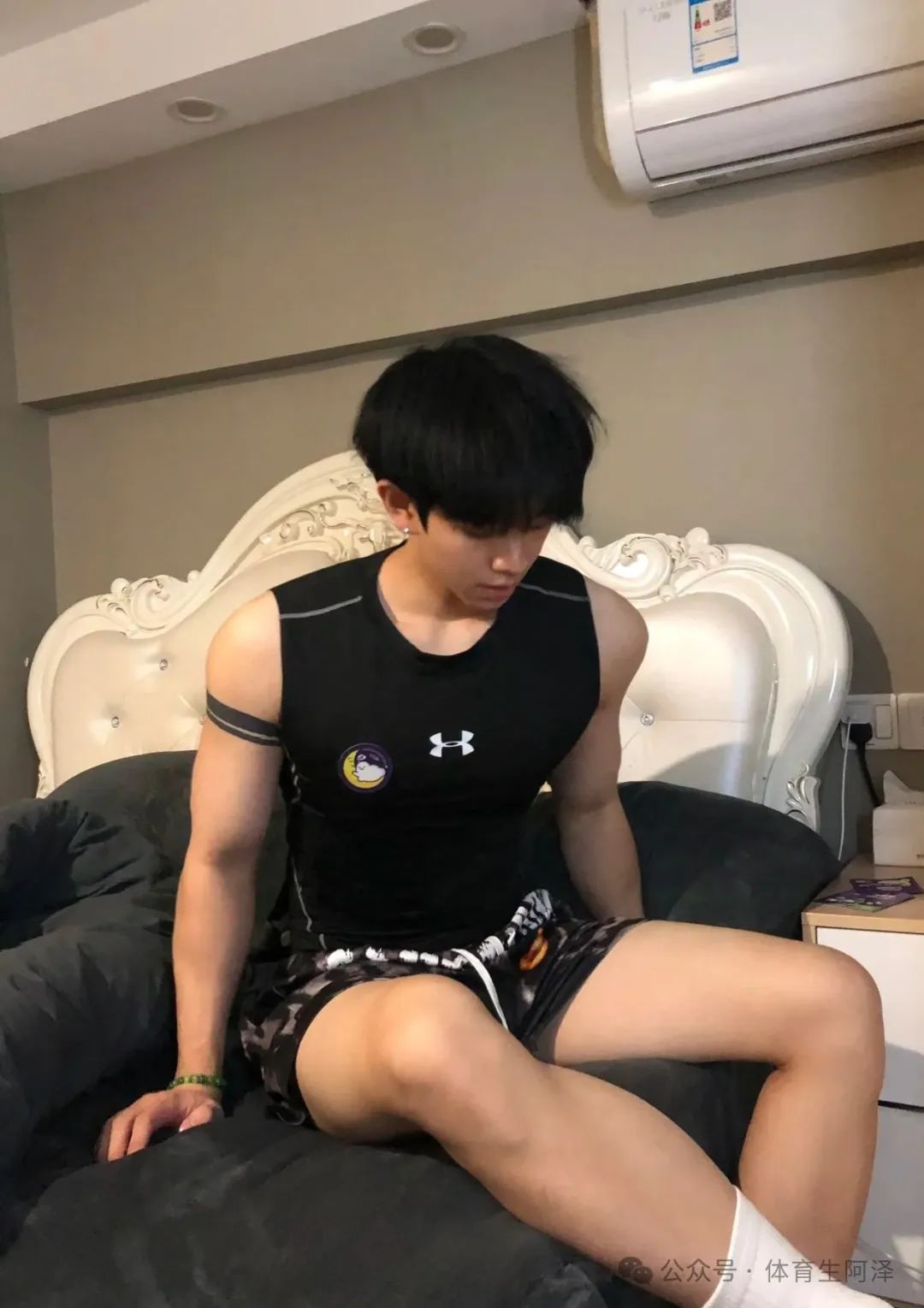 山东体院校草双 1 猛攻，188cm 黑皮男大到底有多猛.....