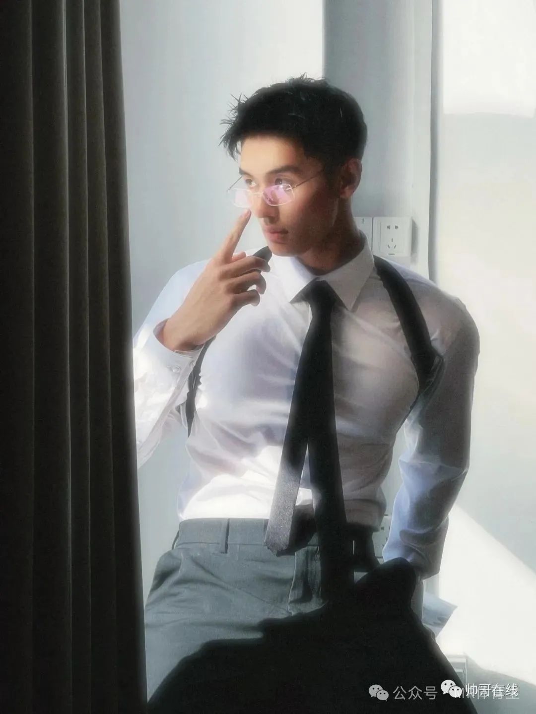183cm 广州阳光帅气男模，精致薄肌身材又纯又欲惹人爱