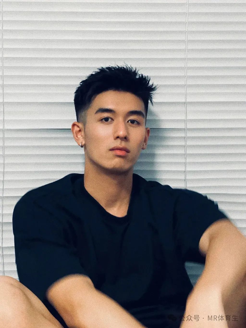 183cm 广州阳光帅气男模，精致薄肌身材又纯又欲惹人爱