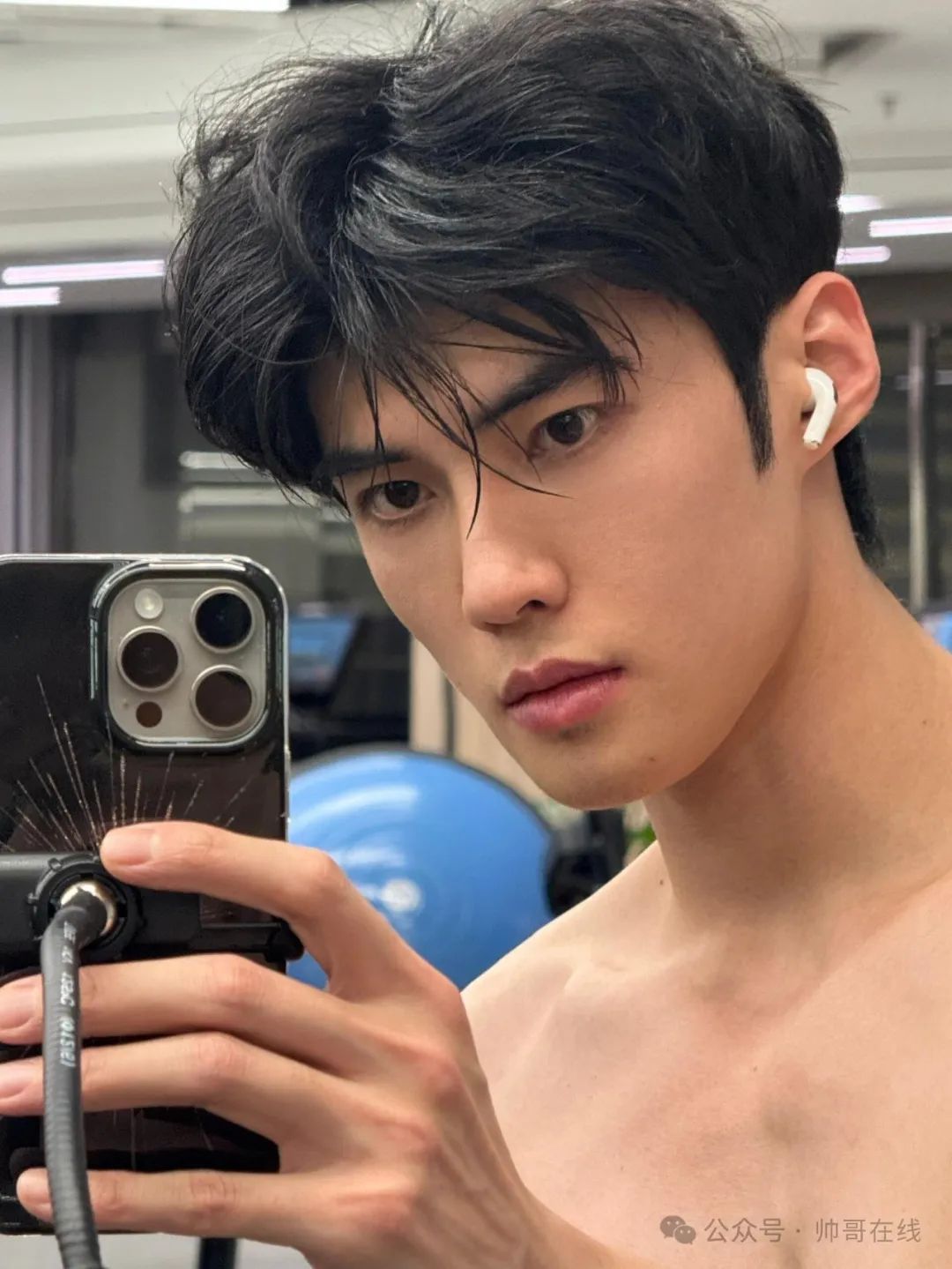 脸长的很爽的 187CM 野生模特帅哥！