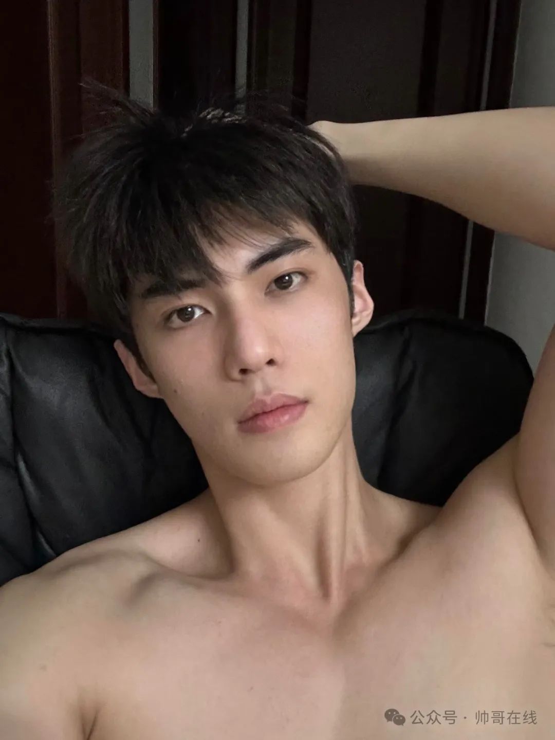 脸长的很爽的 187CM 野生模特帅哥！