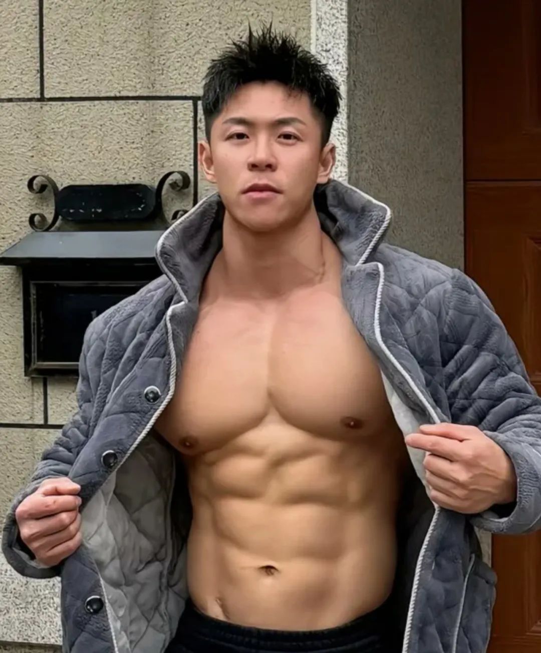 男生别嫌弃“两边铲”发型，这 3 款潮流又清爽，剪完不帅你打我！