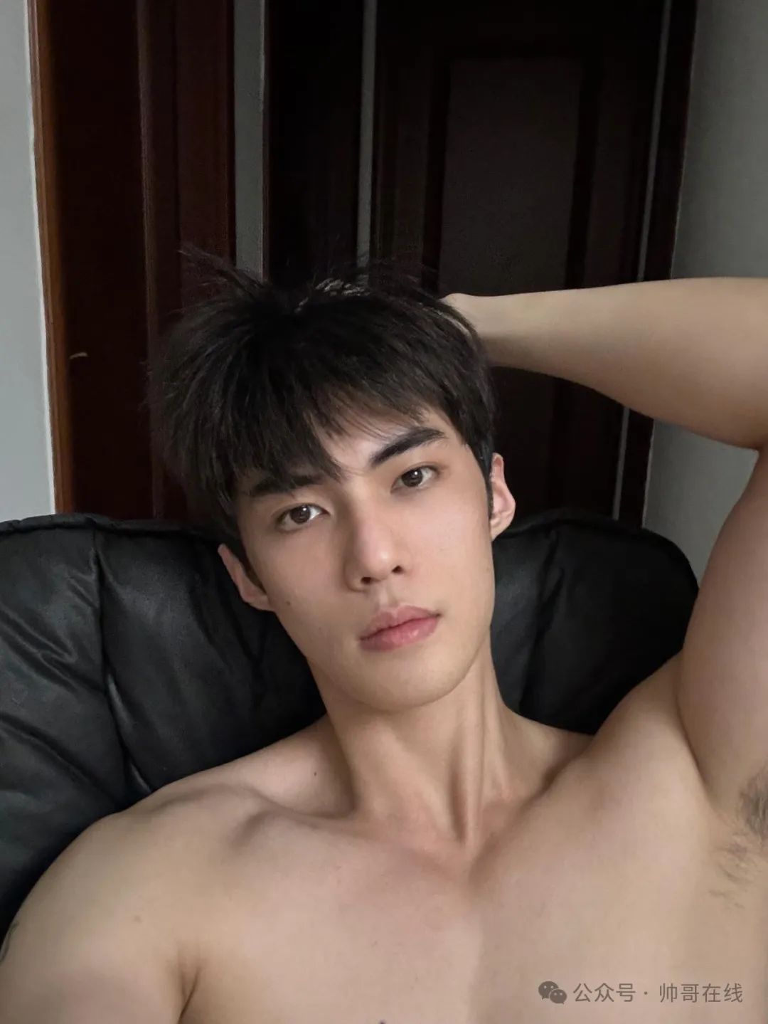 脸长的很爽的 187CM 野生模特帅哥！