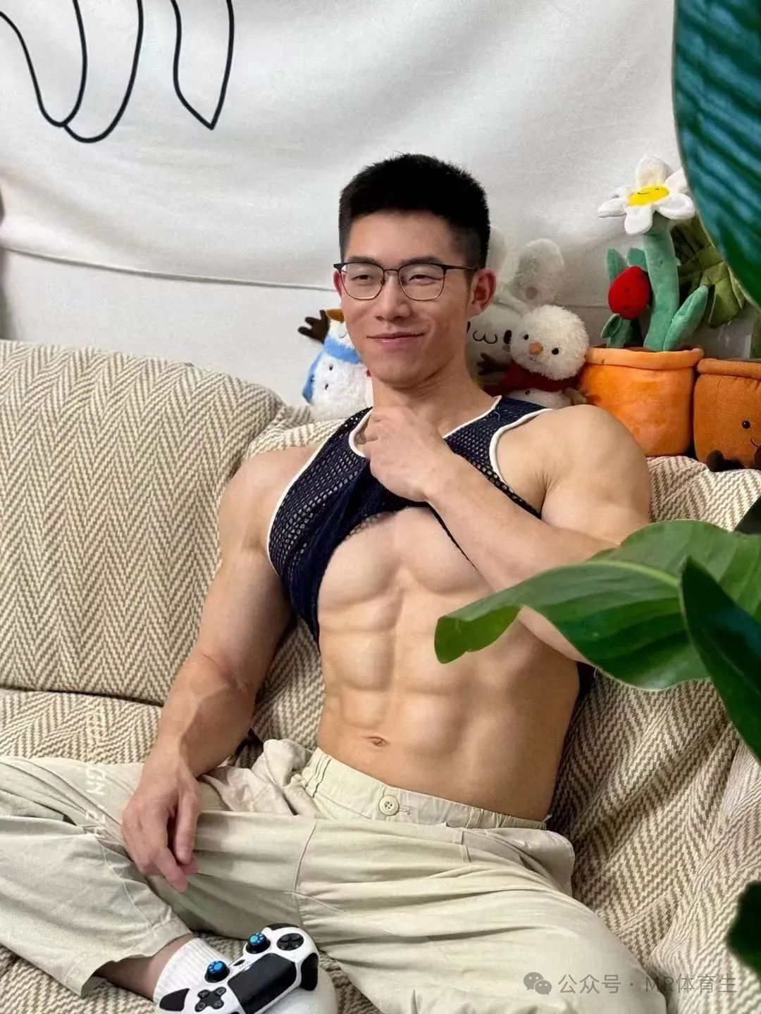 178cm 上海健身教练，强劲肌肉青筋暴起，荷尔蒙拉满