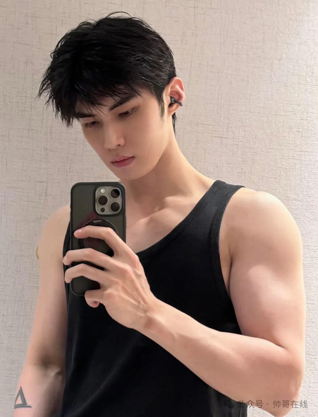 脸长的很爽的 187CM 野生模特帅哥！