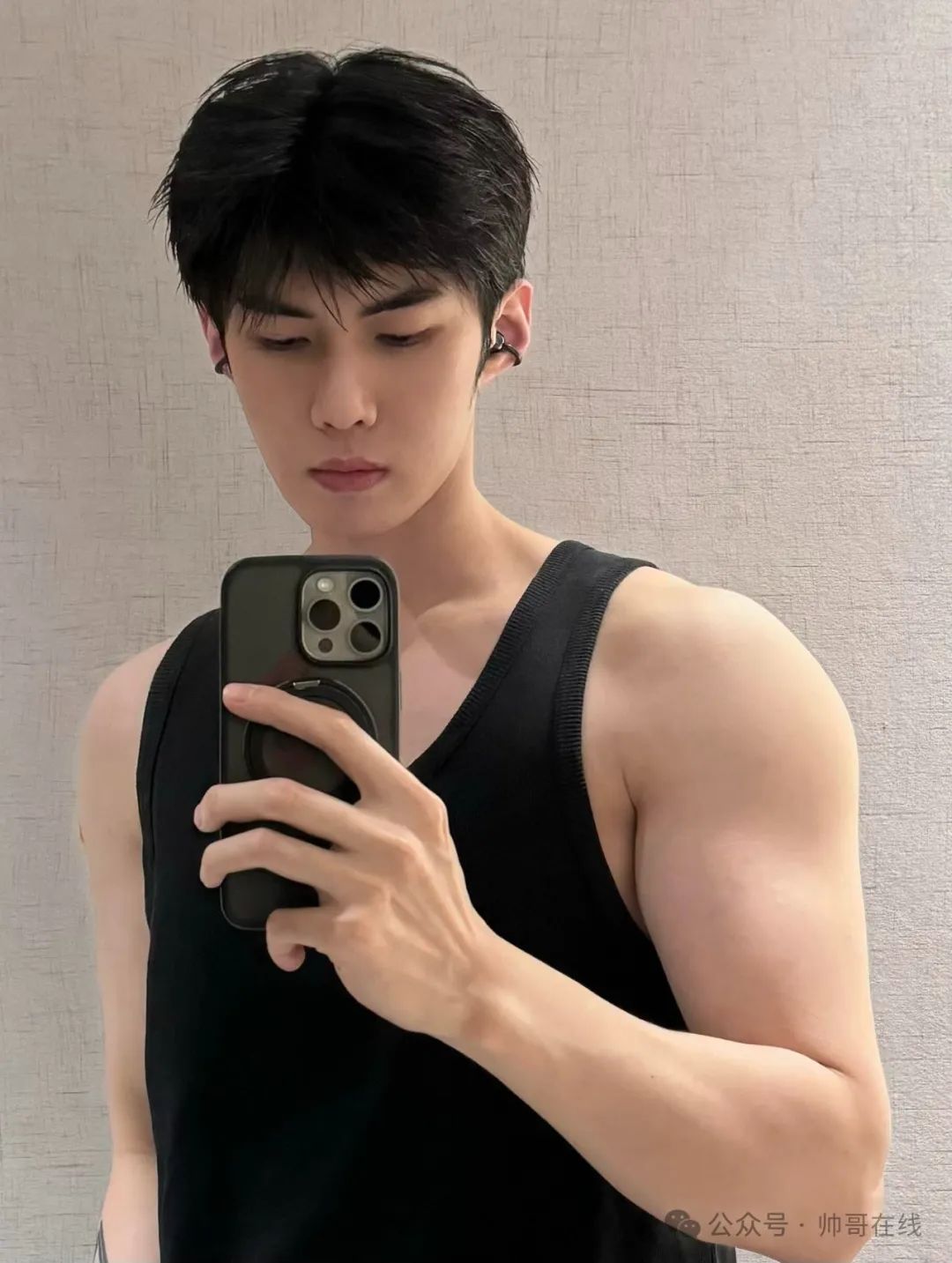 脸长的很爽的 187CM 野生模特帅哥！