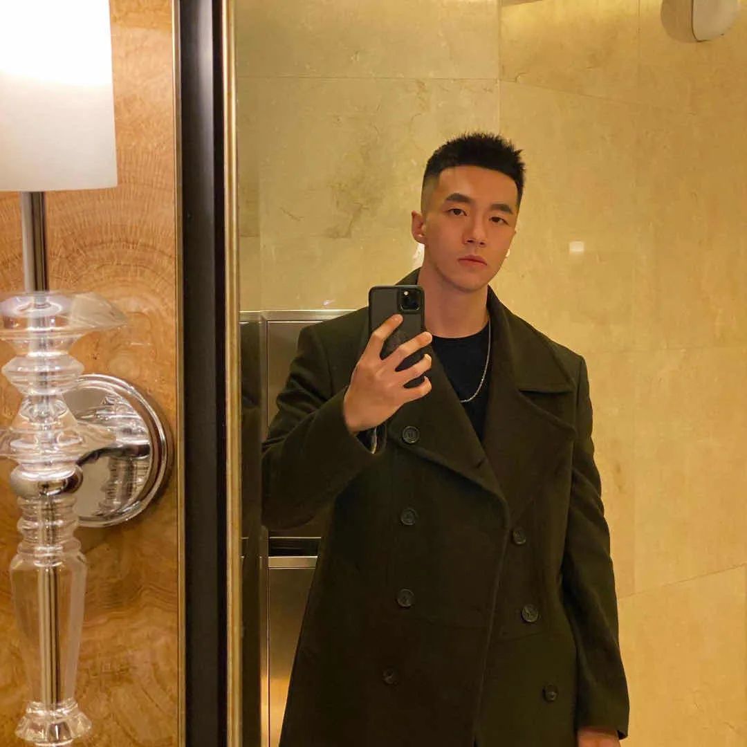 被这个 190cm 麒麟臂小狼狗迷倒了~