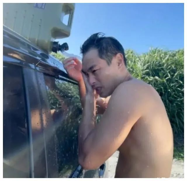 杨佑宁疑似走光，新名字“梅川内酷”！