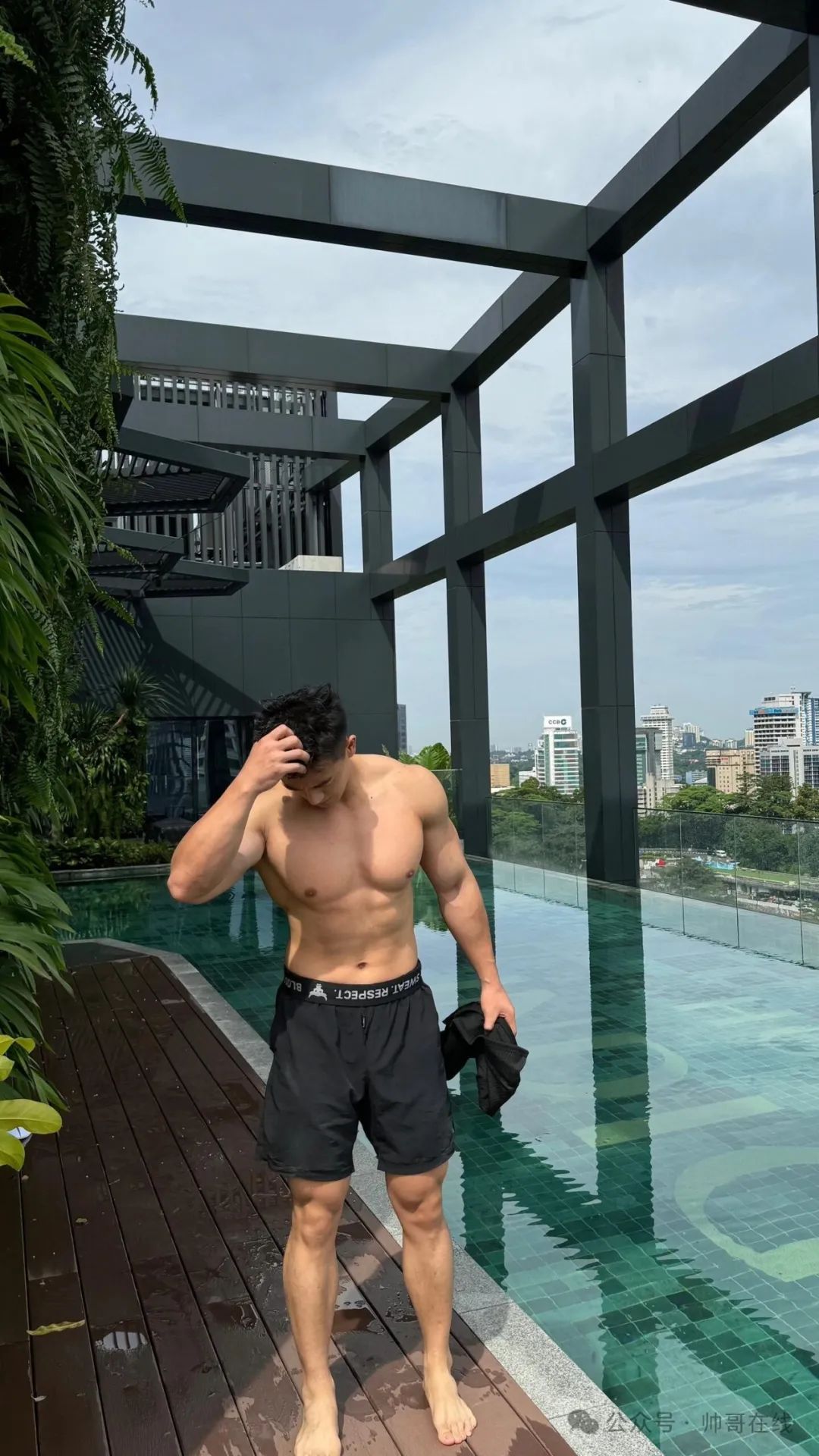 胸肌越练越大的肌肉私教，, 这身材谁不喜欢？