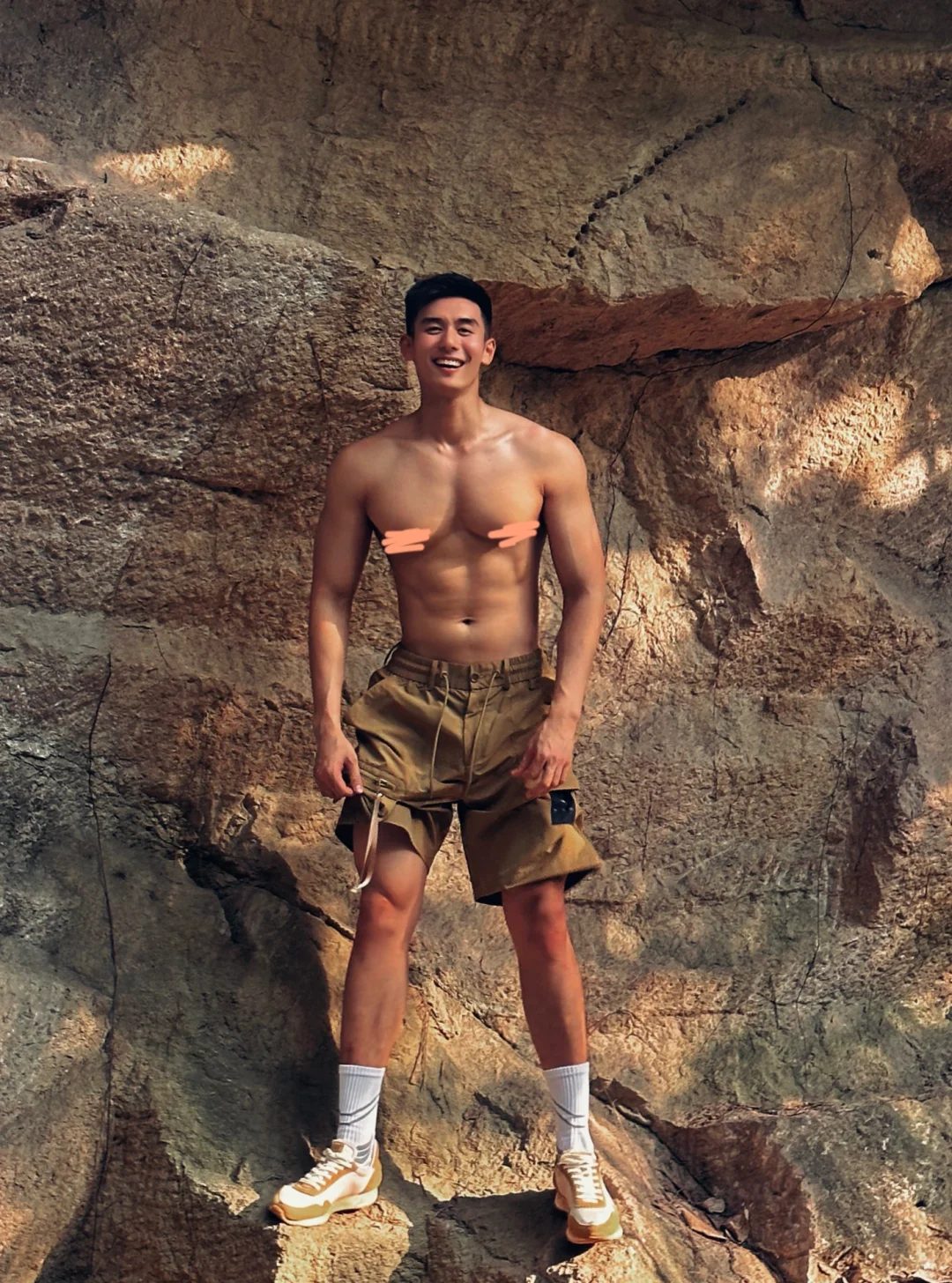 182cm 音乐剧型男的治愈系笑容合集曝光，这颜值简直是犯规级别!