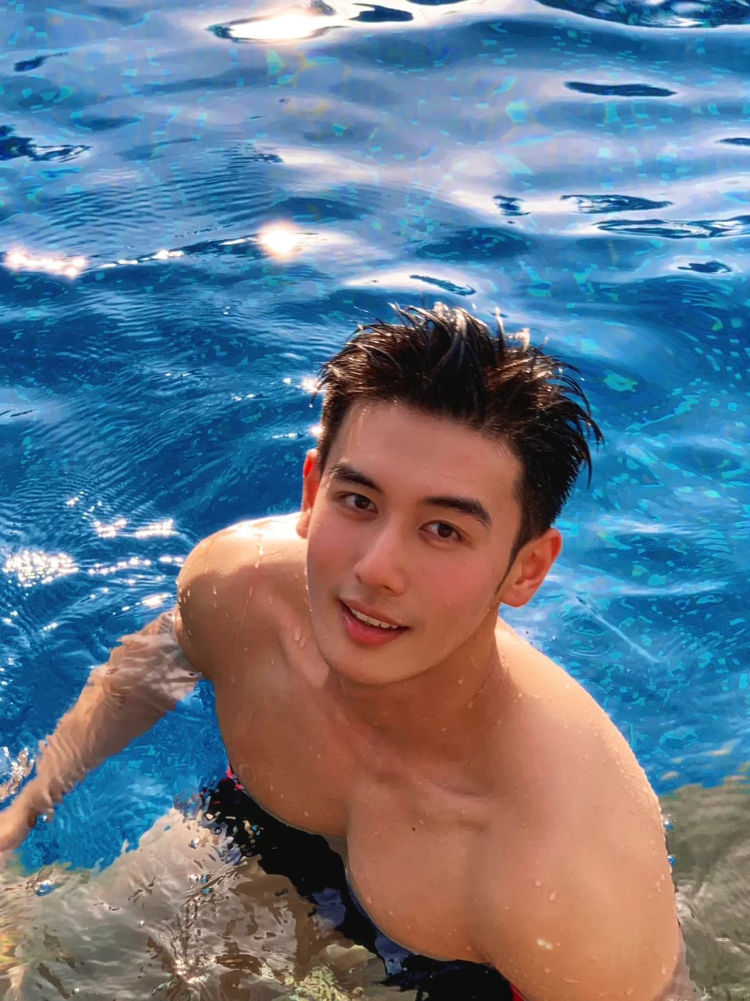 182cm 音乐剧型男的治愈系笑容合集曝光，这颜值简直是犯规级别!